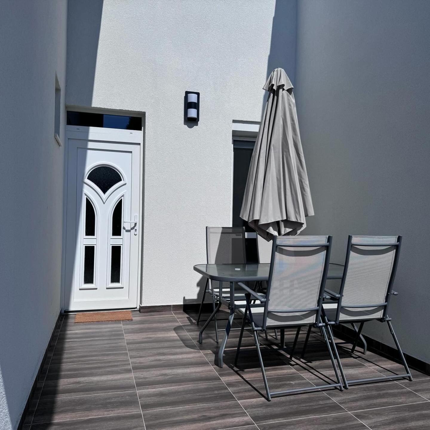 Apartment L&a